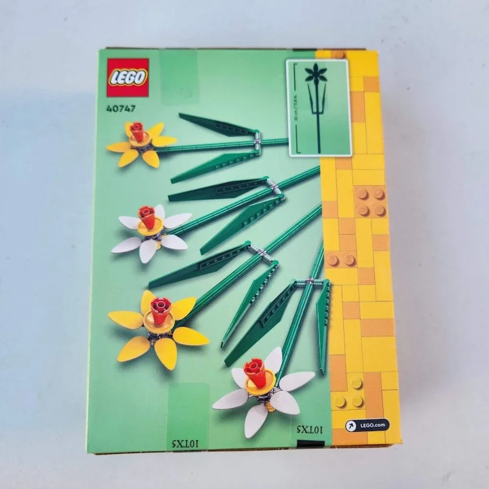 NEW LEGO Daffodils Flowers 40747 Building Set 216 Pieces Flower Botanical Collec